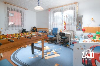 DVOJPODLAŽNÝ RD S ROZSIAHLYM POZEMKOM A KRÁSNOU PRÍRODOU - 11