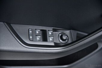 Superb Combi 2.0 TDI Style DSG, LED, Ťažné, Kamera - 11
