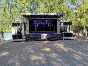 Pódium & ozvučenie & osvetlenie - 11