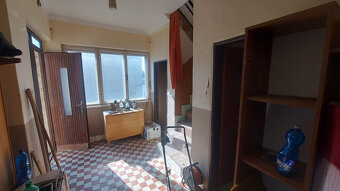 RD v obci Čajkov - postavený na pozemku o výmere 800 m2 - 11