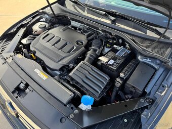 Volkswagen Passat Variant 2.0 TDI EVO Elegance DSG
 - 11