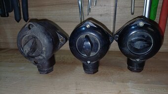 Staré bakelitove elertro veci. - 11