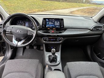 hyundai i30 cw combi 1,6 crdi nafta r.v. 9/2020 - 11