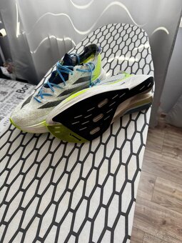 bežecké tenisky alphafly 3 a Adidas adizero Prime X 2 Strung - 11