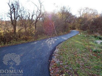 Slnečný a priestranný rekreačný pozemok v Moravskom Lieskovo - 11