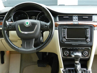 Škoda Superb Combi 3.6 FSI V6 4x4 Elegance DSG - 11
