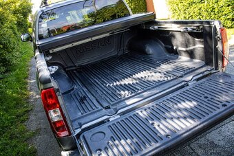 Nissan Navara DoubleCab 3.0 V6 dCi Platinum A/T Long Košice - 11