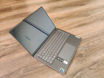 Lenovo Yoga Slim 6 - OLED - core i5-1240p / 16GB ram/512 SSD - 11