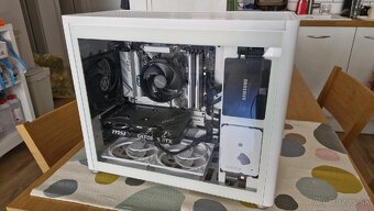 Extra kvalitná PC mATX mini ITX skrinka Jonsbo D30 - 11