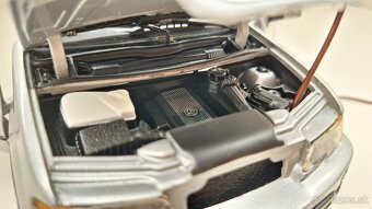 1:18 BMW X5 - 11