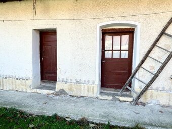 Na predaj veľký pozemok 1459 m² so starším RD v Bystričanoch - 11