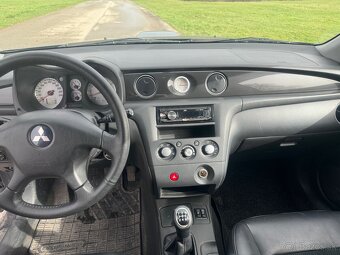 Mitsubishi Outlander 2.0 Turbo - 11