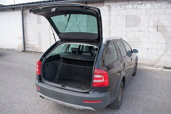 Škoda Octavia Combi 2.0 TDI 4x4 Scout - 11