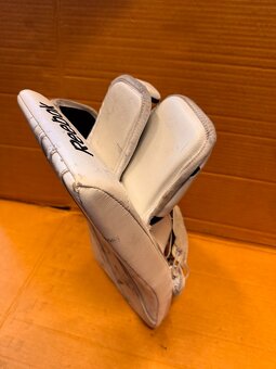 SET LAPAČKA A VYRÁŽEČKA  CCM AXIS 2 /REEBOK - 11