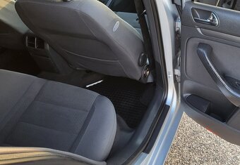 Predám Volkswagen Golf 5 1.9TDI 77KW 105Ps 5-st - 11