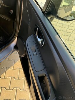 Renault Clio - 11