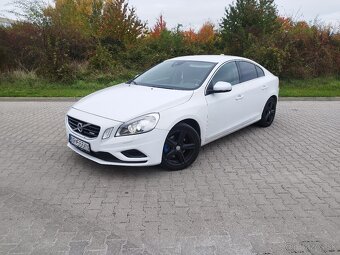 Volvo S60 D3 R-Design - 11
