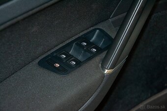 VOLKSWAGEN E-GOLF 2017 - 11