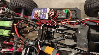 RC model Jeep Wrangler 4x4.
 - 11