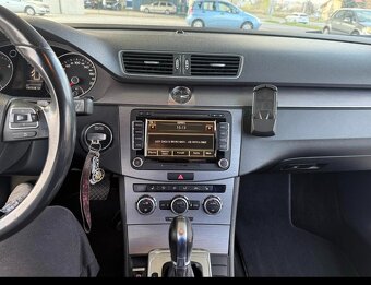 VOLKSWAGEN PASSAT B7 - 11