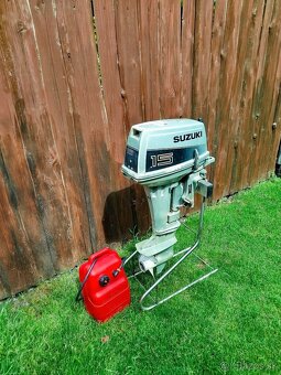 ZÁVESNÝ LODNÝ MOTOR SUZUKI DT 15 - 11