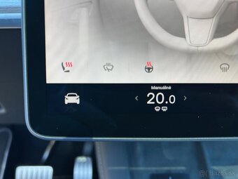 Tesla Model Y PERFORMANCE 393kW Dual Motor Long Range AWD - 11
