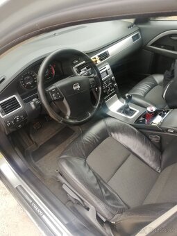 Volvo V70 D5 136kw - 11