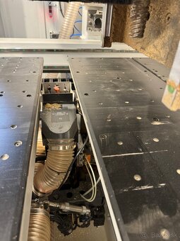 CNC vŕtací/frézovací drevoobrábací stroj - 11