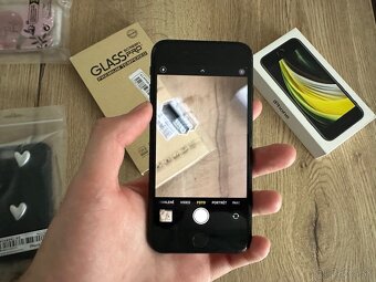 iPhone SE 2020 64GB - 11