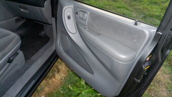 Chrysler Grand Voyager 2.5 CRD, 105 kW – 7-miestny, krásny s - 11