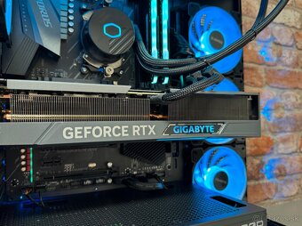 Ryzen 7 5800X3D\32GB\RTX 4070Ti\SSD\1000W Zdroj - 11