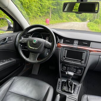 Škoda Superb 2.0 TDi DSG - 11