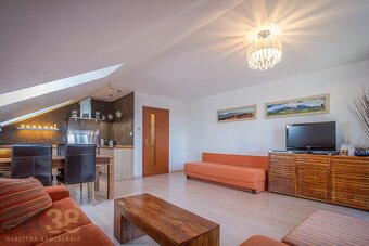 Priestranný apartmán s TOP polohou v Starom Smokovci - 11