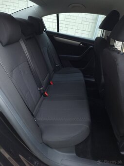 Volkswagen Passat  sedan 1.6 TDI BlueMotion - 11