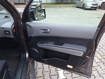 Nissan X-Trail T31 2,5 benzín - 11