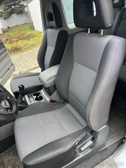 Mitsubishi Pajero - 11