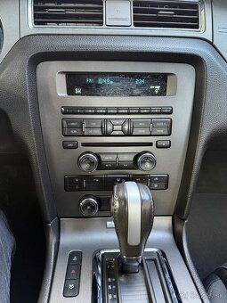 Ford Mustang 2014 3,7 V6 98 tis km  - 11