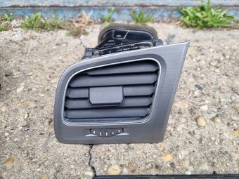 PREDAM DIELY INTERIERU VW GOLF 7 - 11