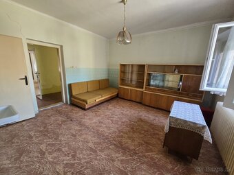 Na predaj rodinný dom v obci Selice - 11