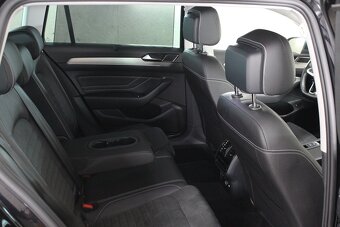 Volkswagen Passat Variant 2.0 TDI Elegance DSG - 11