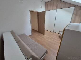 Na predaj moderný mezonetový byt s predzáhradkou a parkovaní - 11