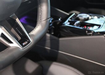 BMW Řada 5 520d xDrive Touring M Sport nafta automat - 11