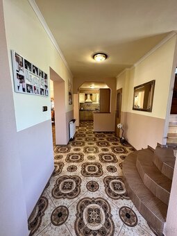 Rodinny dom s pozemkou v Okoci - 11