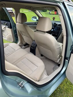 Škoda Octavia Combi 2.0 TDI PD Elegance - 11
