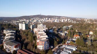Dvojpodlažný dom Na Hradnom Kopci s dvojgarážou Staré Mesto - 11