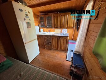 Krásna záhrada s chatkou v Kráľovej nad Váhom 259 m2 - 11