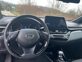 Toyota CHR 1.8 Hybrid 2019 rok 99000km 4,5l/100km - 11
