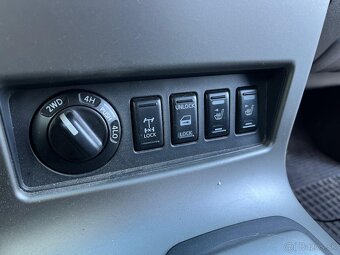 Nissan navara 2.5diesel automat 126kw - 11