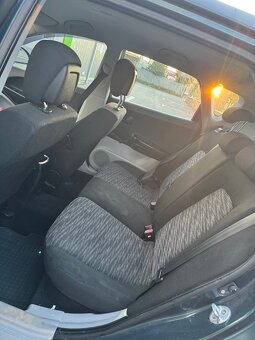 KIA Ceed - 11