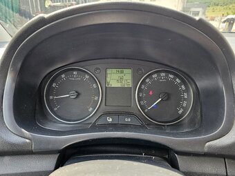 ŠKODA FABIA 1.2 HTP EXTRA 2014 - 11